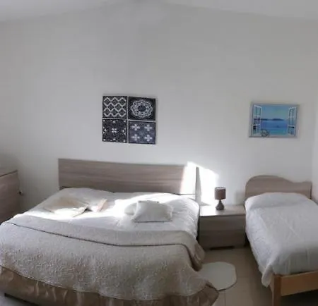 Casa Rosa Con Giardino شقة